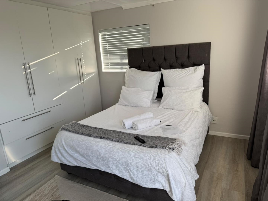 8 Bedroom Property for Sale in Milnerton Ridge Western Cape